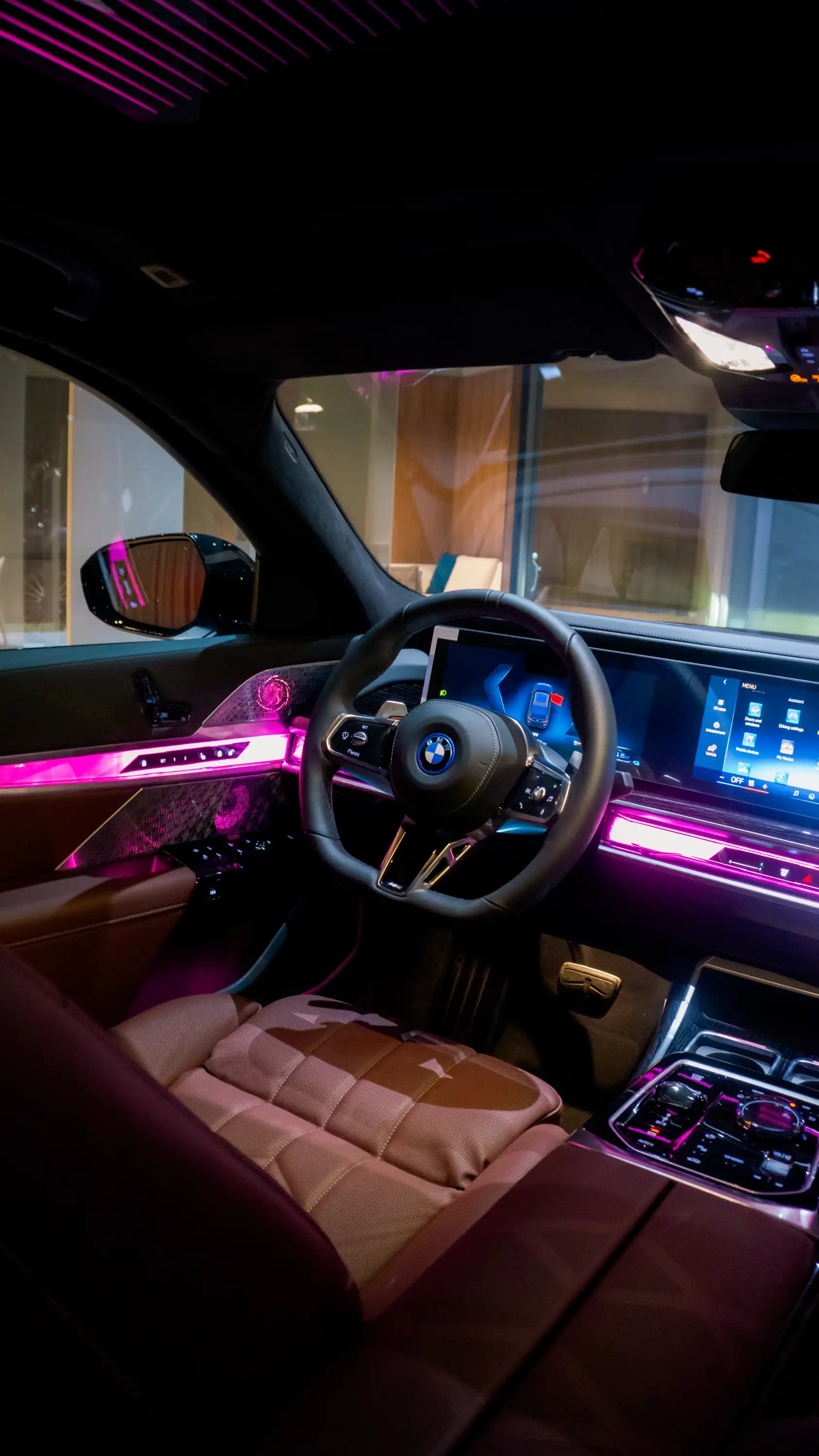 BMW 750e xDrive Interior