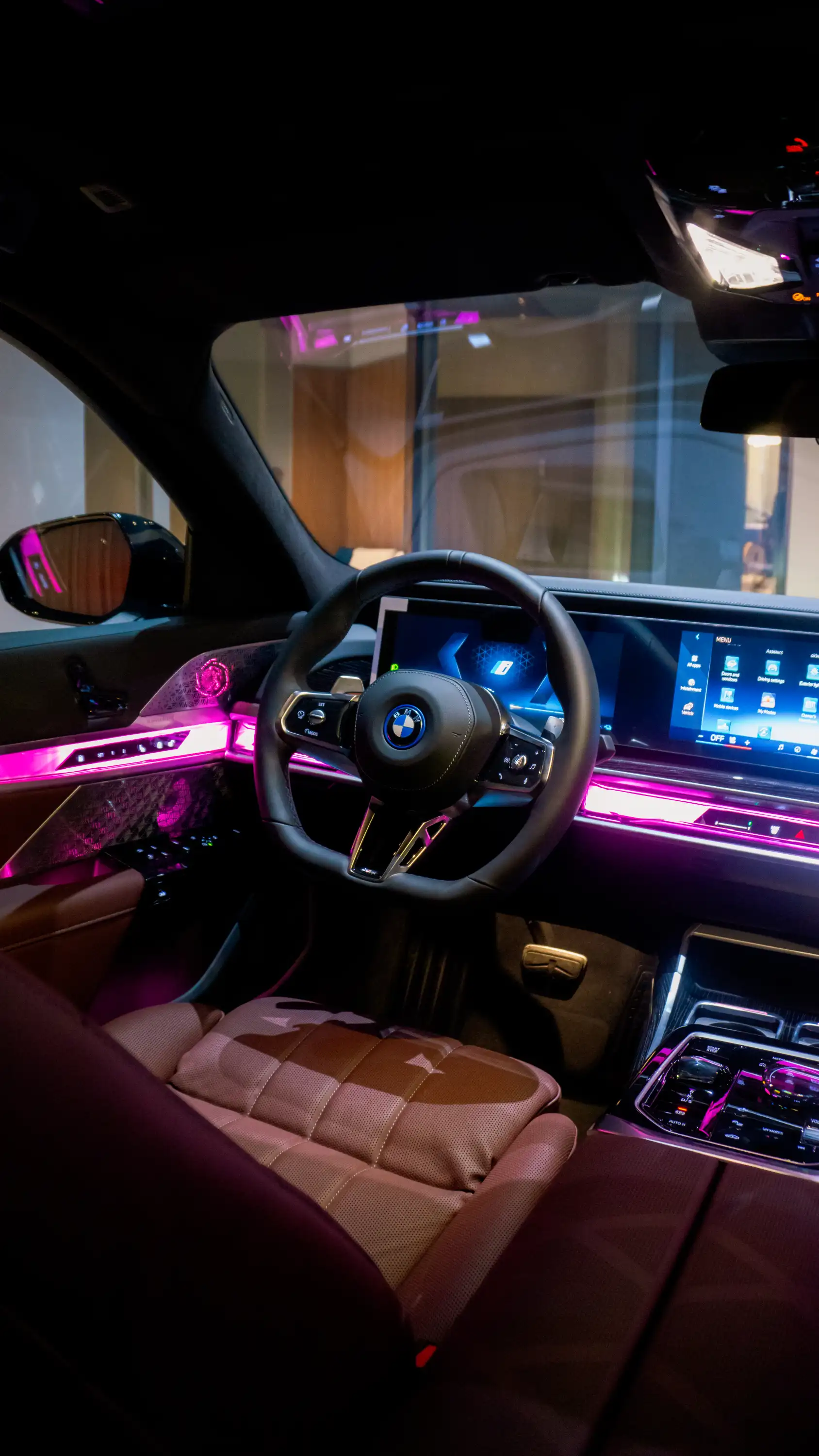 BMW 750e xDrive Interior