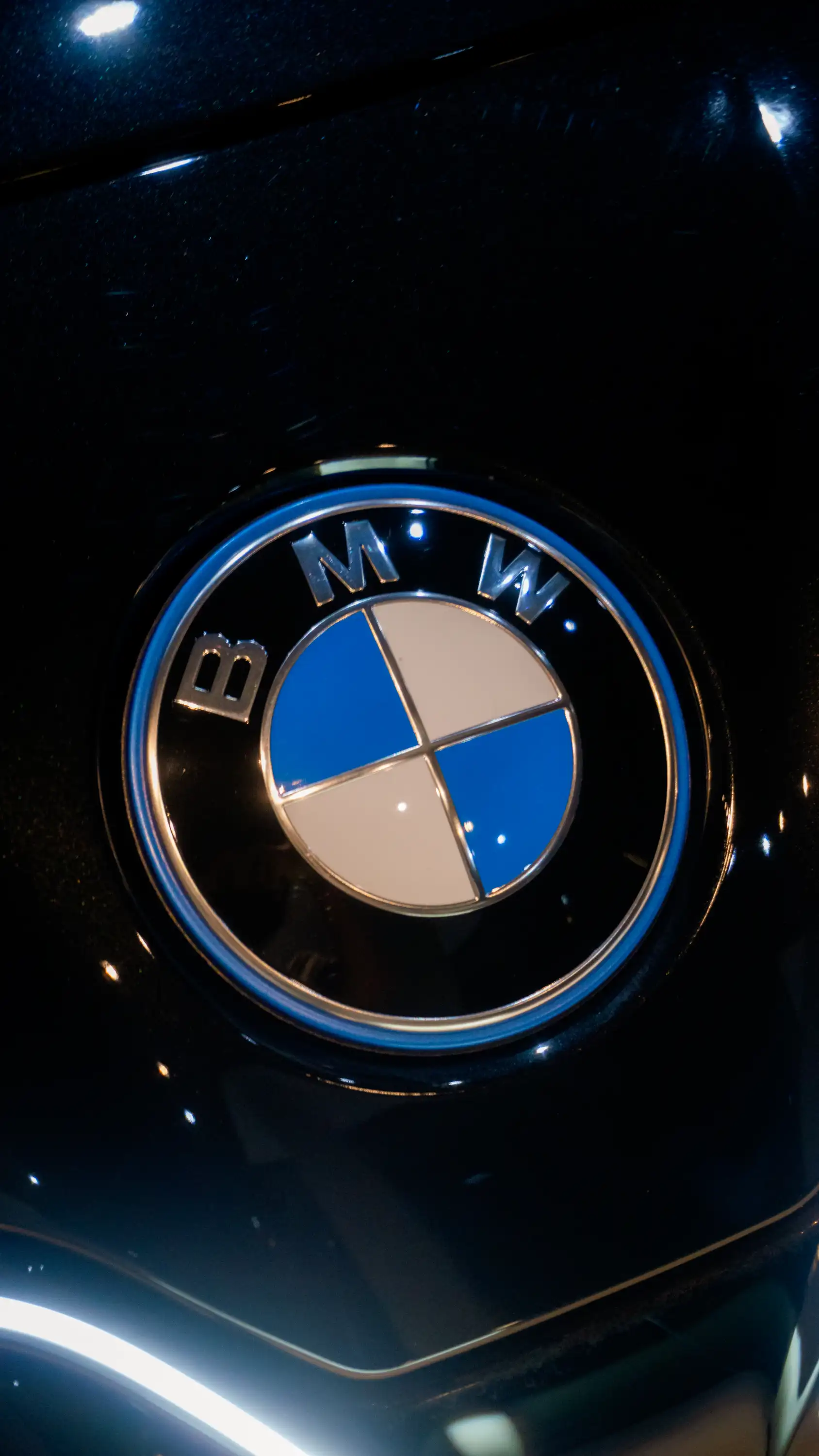 BMW 750e xDrive Front