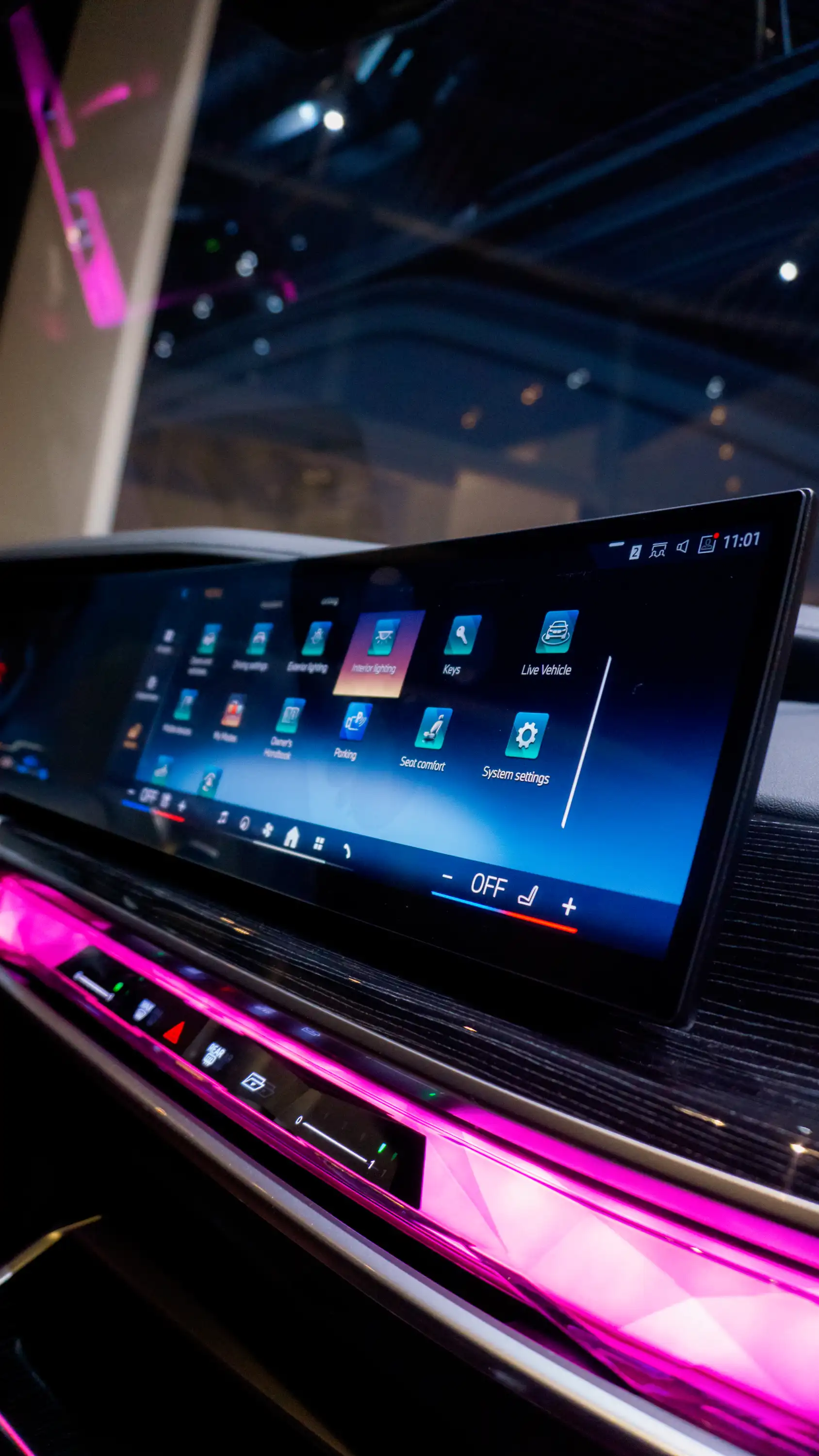 BMW 750e xDrive Interior