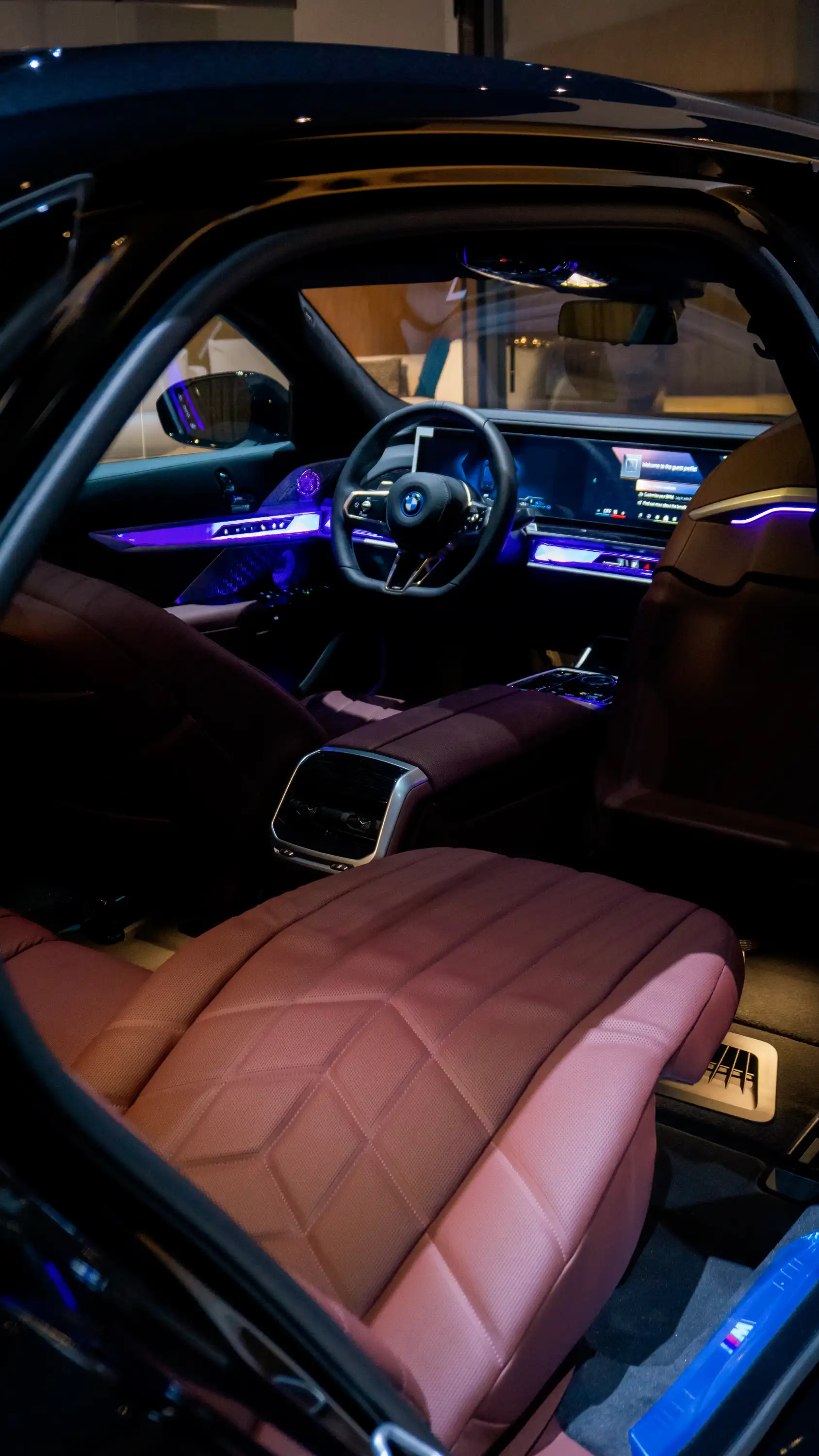 BMW 750e xDrive Interior