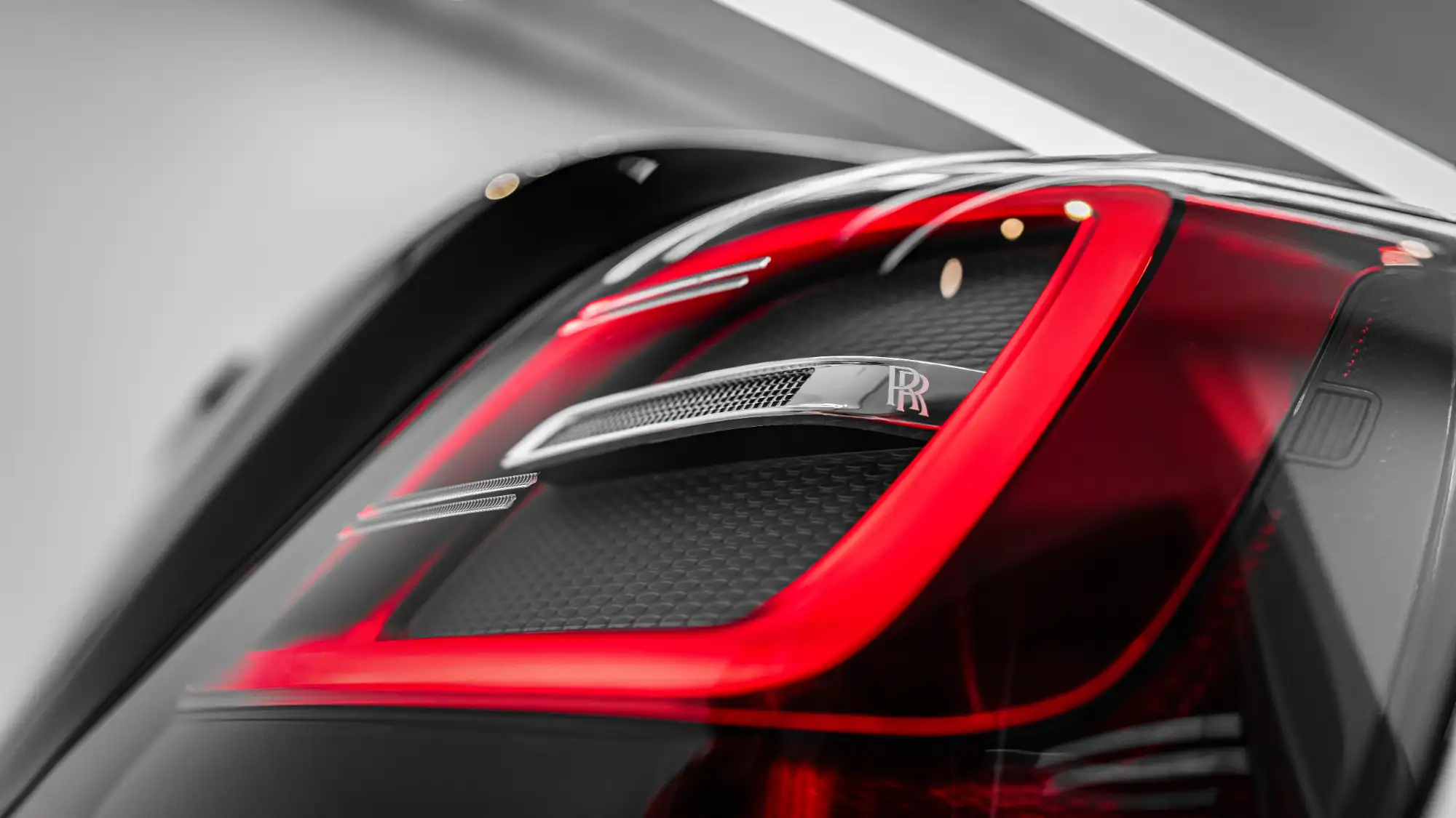 Rolls-Royce Ghost Extended Profile