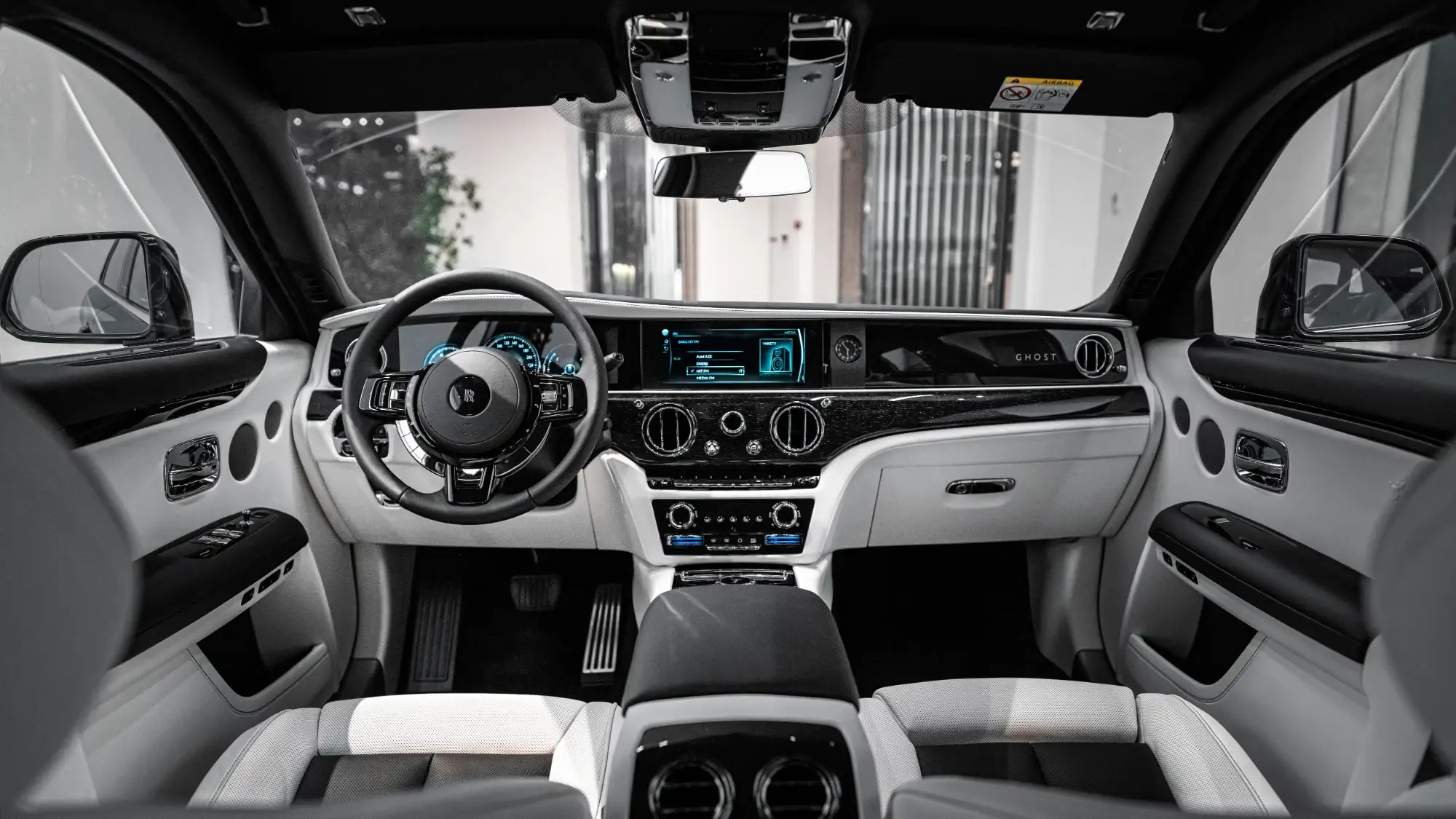 Rolls-Royce Ghost Extended Entertainment System