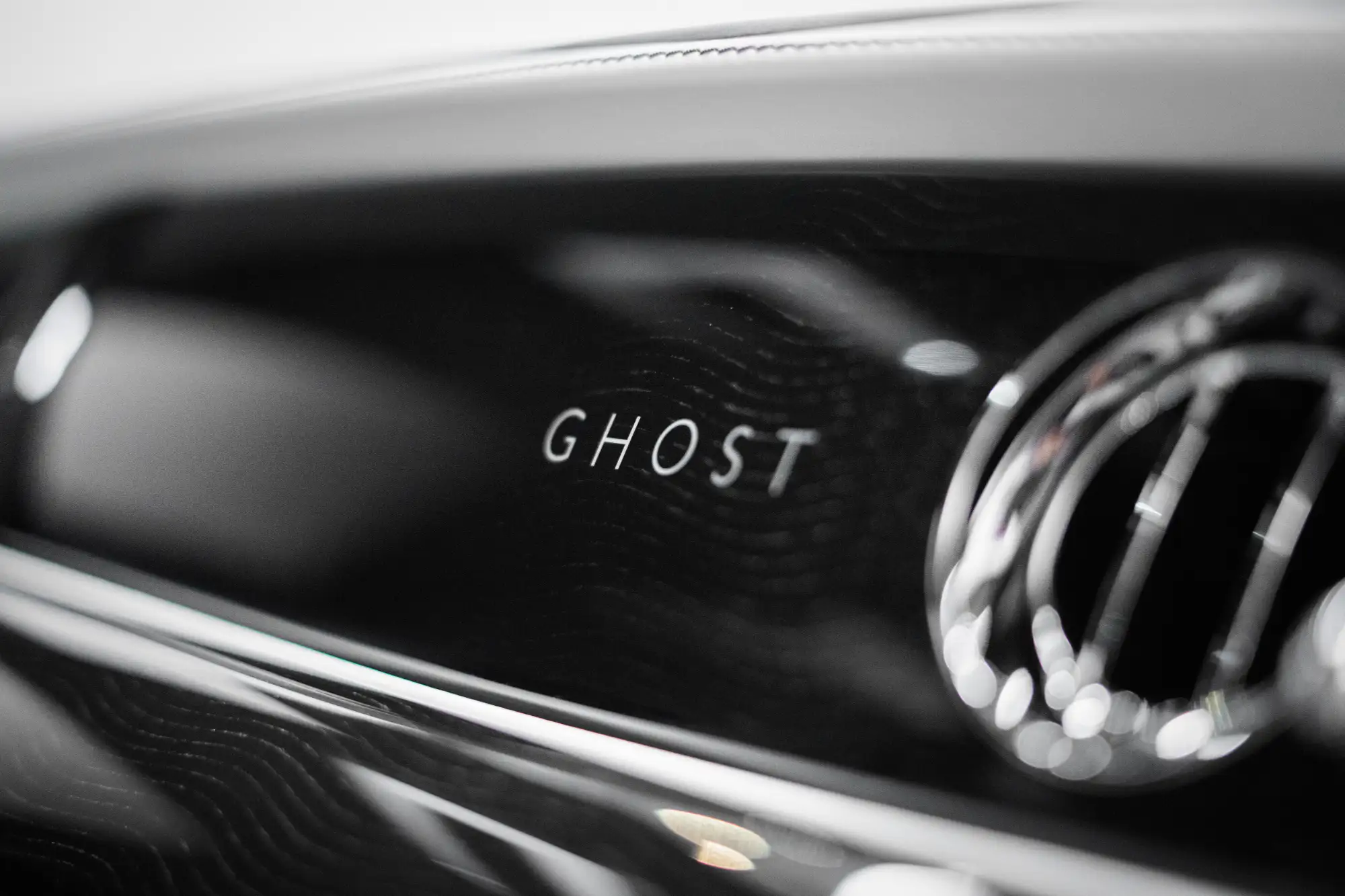 Rolls-Royce Ghost Extended Dashboard